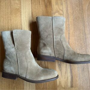 Boden 39 Tan Suede Ankle Boots